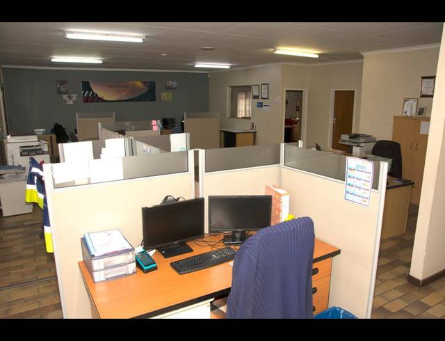 3,665M² BUSINESS FOR SALE IN VANDERBIJLPARK CE 6